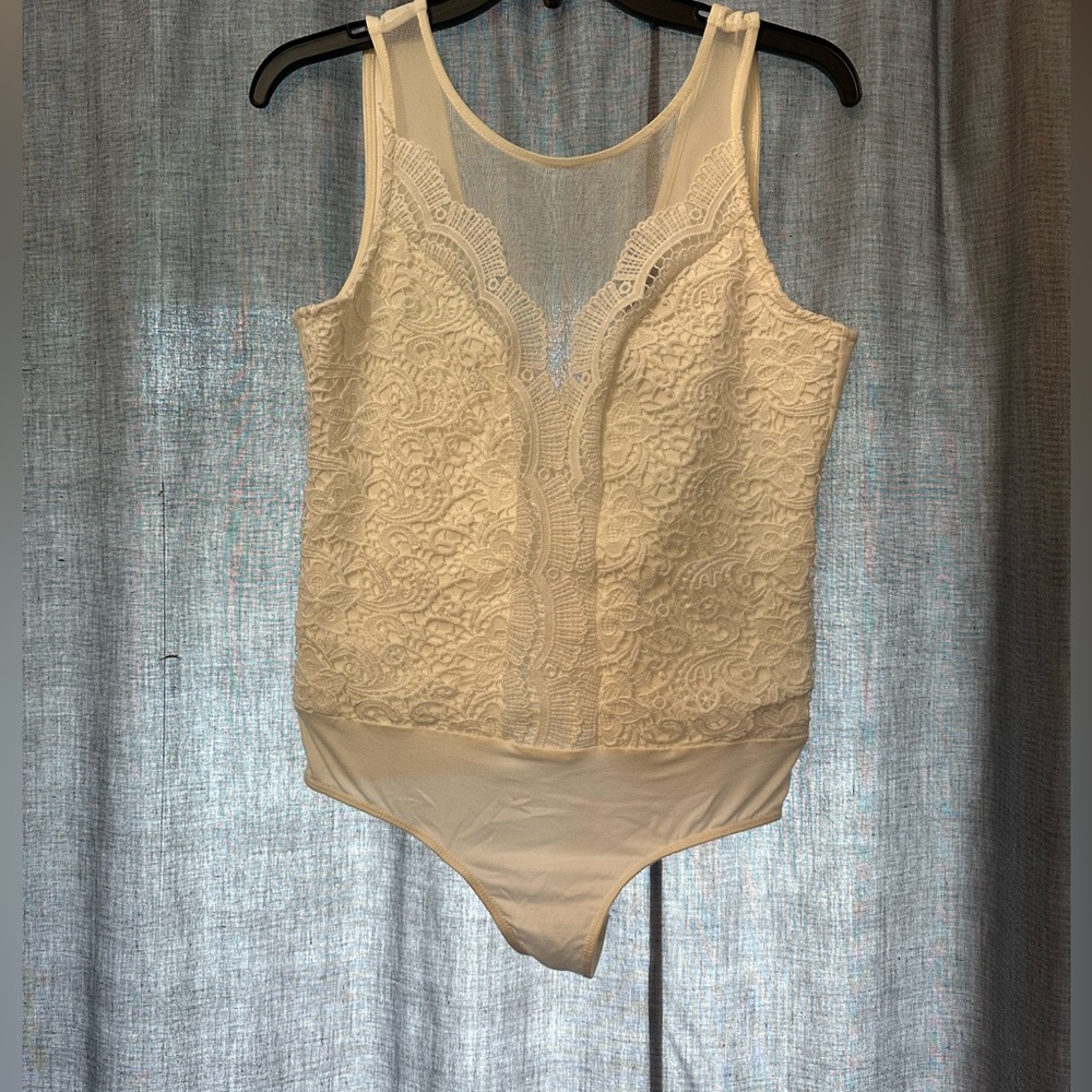 Lulu’s White bodysuit
